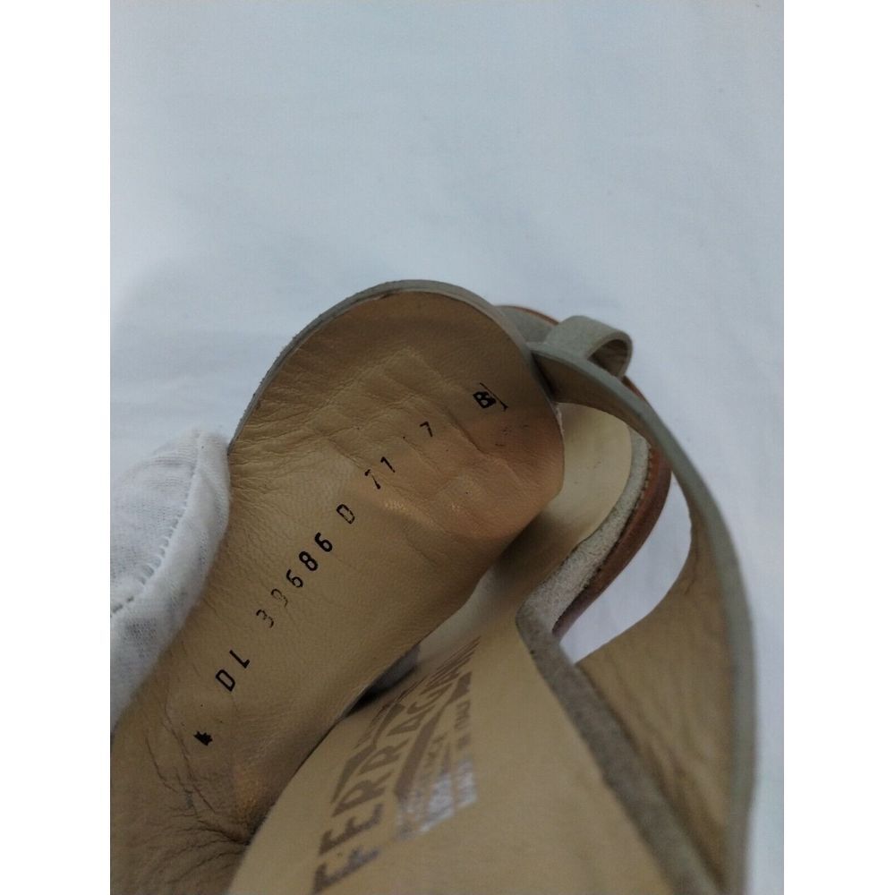 Salvatore Ferragamo Women's Leather T-Strap Sandals Size 7 Olive Green - Picture 6 of 7